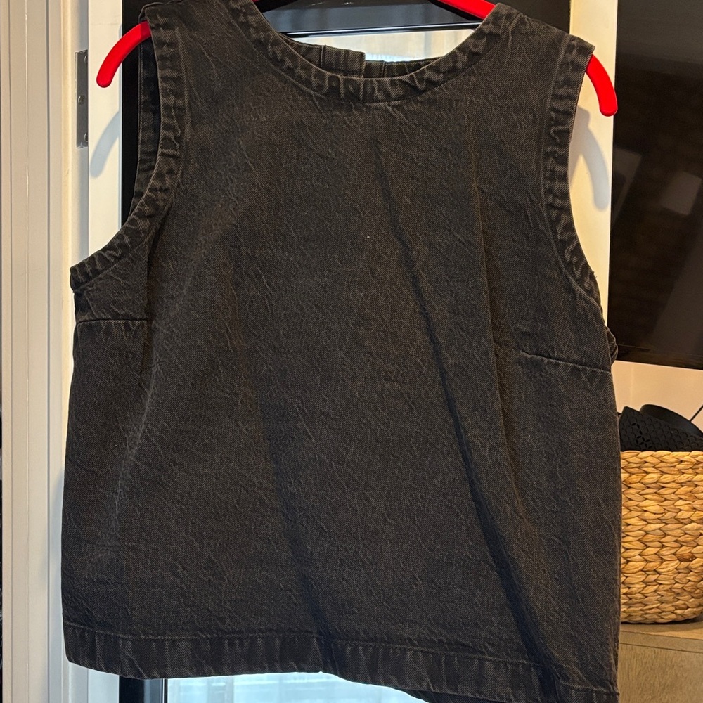 Abercrombie & Fitch Black Sleeveless Blouse